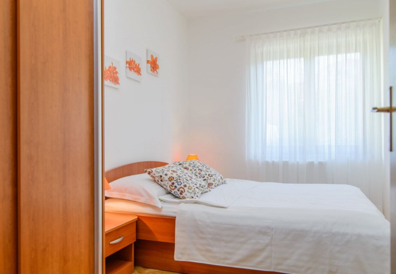 Apartament w Okrug Gornji - Apartament w Okrug Gornji z Widok na morze, taras, Klimatyzacja, WIFI (5209-4)