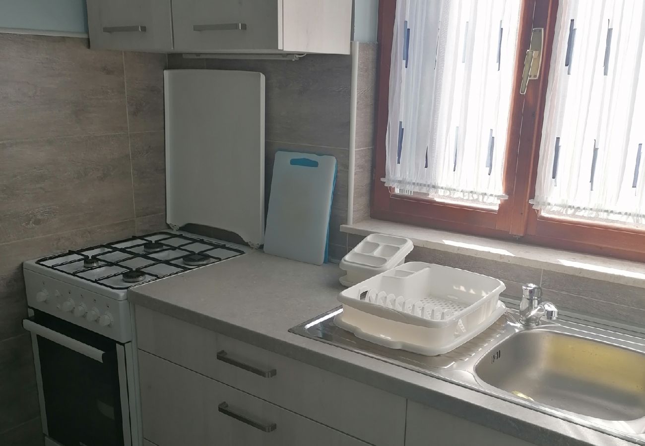 Dom w Tkon - Robinson dom w Tkon z Widok na morze, taras, WIFI (3437-1)