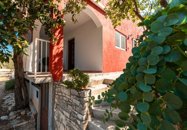 Dom w Vela Luka - Robinson dom w Vela Luka z Widok na morze, taras, Klimatyzacja, WIFI (3439-1) Dom w Vela Luka - Robinson dom w Vela Luka z Widok na morze, taras, Klimatyzacja, WIFI (3439-1)