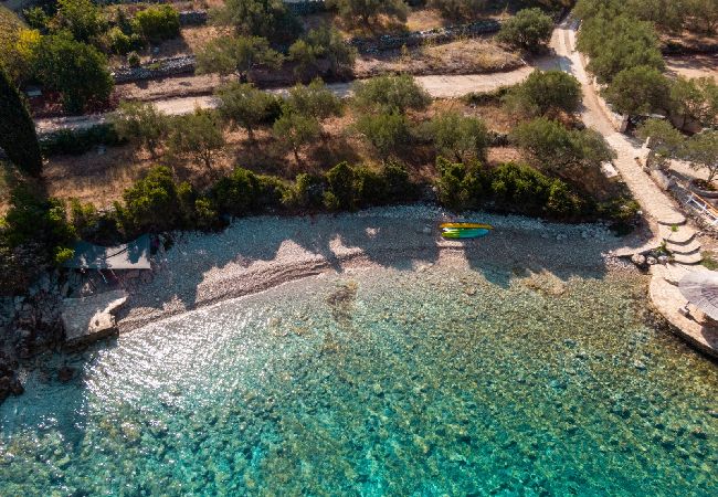 Dom w Vela Luka - Robinson dom w Vela Luka z Widok na morze, taras, Klimatyzacja, WIFI (3439-1) Dom w Vela Luka - Robinson dom w Vela Luka z Widok na morze, taras, Klimatyzacja, WIFI (3439-1)