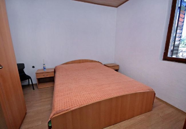 Apartament w Stari Grad - Apartament w Basina z Widok na morze, taras (3450-1) Apartament w Stari Grad - Apartament w Basina z Widok na morze, taras (3450-1)