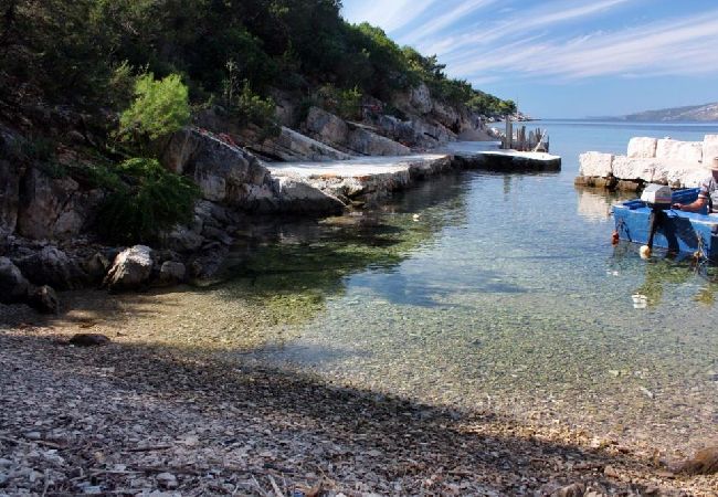 Apartament w Stari Grad - Apartament w Basina z Widok na morze, taras (3450-1) Apartament w Stari Grad - Apartament w Basina z Widok na morze, taras (3450-1)