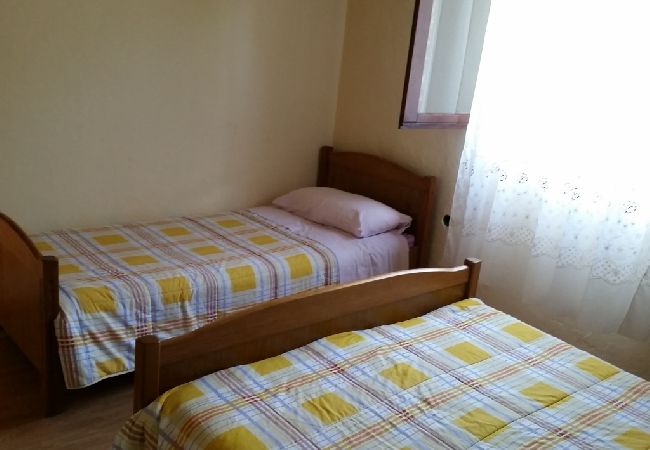 Apartament w Stari Grad - Apartament w Basina z Widok na morze, taras (3450-2) Apartament w Stari Grad - Apartament w Basina z Widok na morze, taras (3450-2)