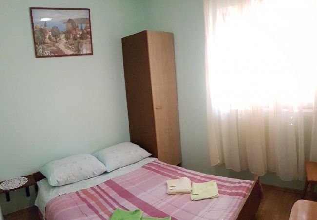 Apartament w Stari Grad - Apartament w Basina z Widok na morze, taras (3450-3) Apartament w Stari Grad - Apartament w Basina z Widok na morze, taras (3450-3)
