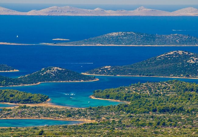 Dom w Kornati - Robinson dom w Žut z Widok na morze, taras (3467-1) Dom w Kornati - Robinson dom w Žut z Widok na morze, taras (3467-1)