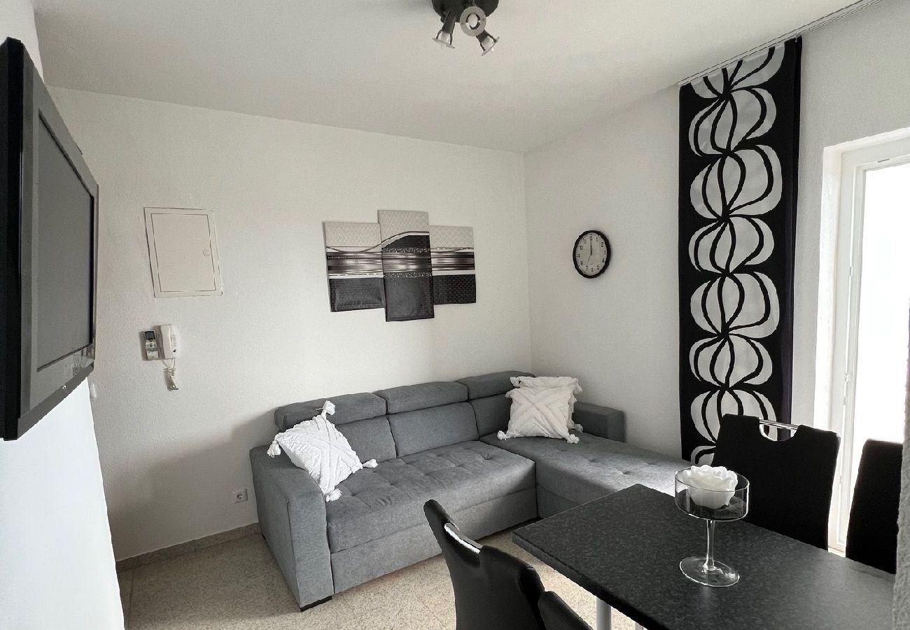 Apartament w Crikvenica - Apartament w Crikvenica z Widok na morze, balkon, Klimatyzacja, WIFI (3492-1)