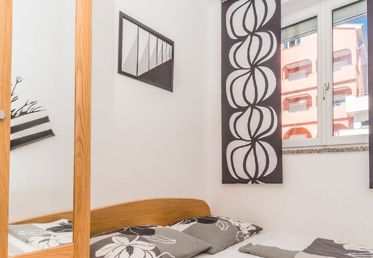 Apartament w Crikvenica - Apartament w Crikvenica z Widok na morze, balkon, Klimatyzacja, WIFI (3492-3)