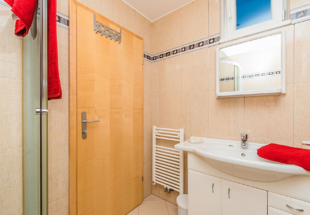 Apartament w Crikvenica - Apartament w Crikvenica z Widok na morze, balkon, Klimatyzacja, WIFI (3492-9)