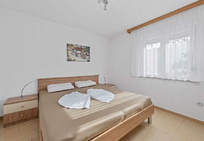 Apartament w Sukošan - Apartament w Sukošan z Widok na morze, taras, Klimatyzacja, WIFI (3495-2) Apartament w Sukošan - Apartament w Sukošan z Widok na morze, taras, Klimatyzacja, WIFI (3495-2)