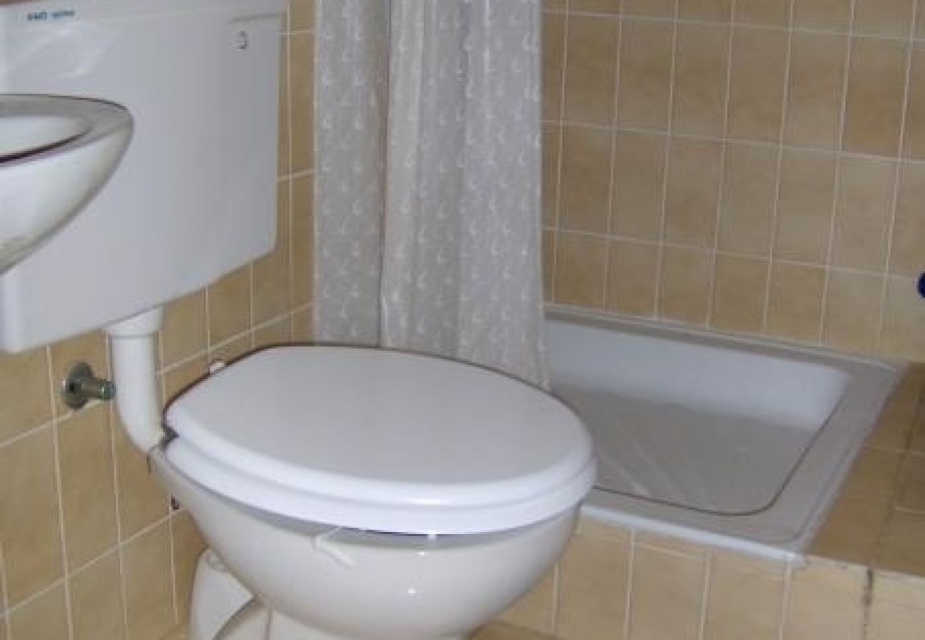 Apartament w Brela - Apartament w Brela z Widok na morze, taras, Klimatyzacja, WIFI (3512-2)