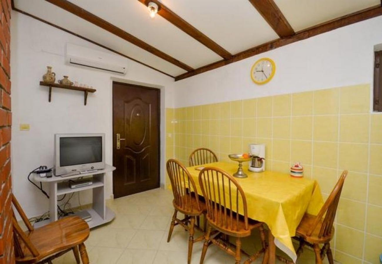 Apartament w Brela - Apartament w Brela z Widok na morze, taras, Klimatyzacja, WIFI (3512-2)