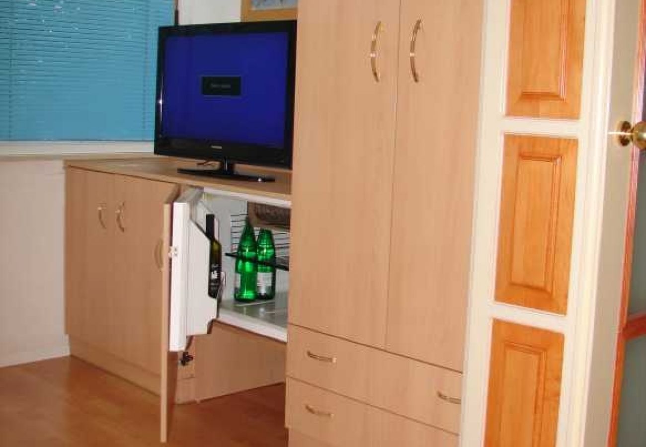 Apartament w Brela - Apartament w Brela z Widok na morze, taras, Klimatyzacja, WIFI (3524-1)