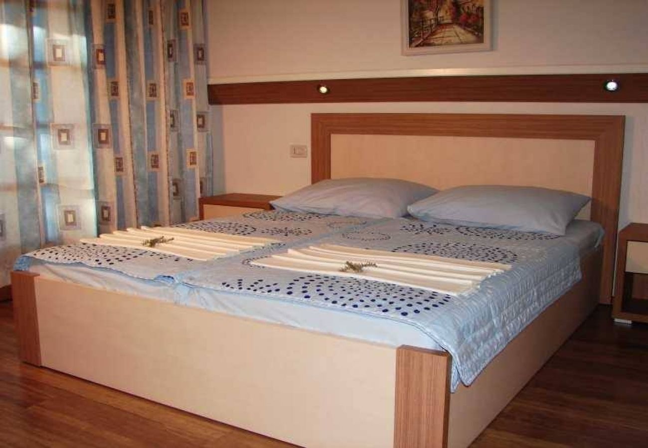 Apartament w Brela - Apartament w Brela z Widok na morze, taras, Klimatyzacja, WIFI (3524-2)