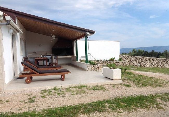 Dom w Bol - Domek wypoczynkowy w Bol z Widok na morze, taras, Klimatyzacja, WIFI (3543-1) Dom w Bol - Domek wypoczynkowy w Bol z Widok na morze, taras, Klimatyzacja, WIFI (3543-1)