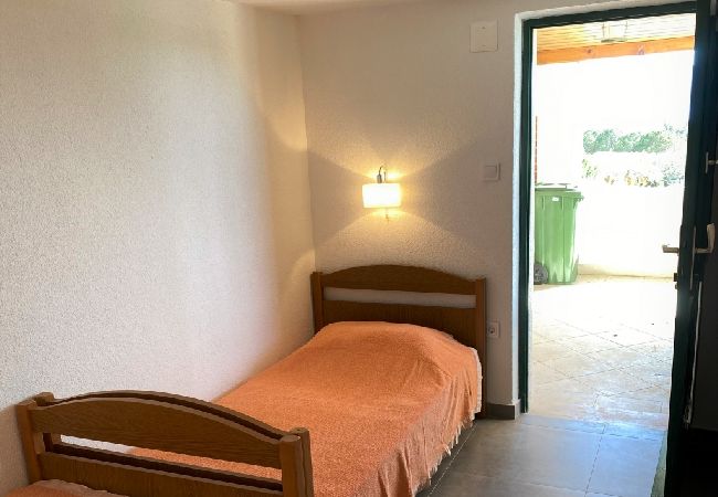 Dom w Bol - Domek wypoczynkowy w Bol z Widok na morze, taras, Klimatyzacja, WIFI (3543-1) Dom w Bol - Domek wypoczynkowy w Bol z Widok na morze, taras, Klimatyzacja, WIFI (3543-1)