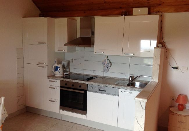 Dom w Bol - Domek wypoczynkowy w Bol z Widok na morze, taras, Klimatyzacja, WIFI (3543-1) Dom w Bol - Domek wypoczynkowy w Bol z Widok na morze, taras, Klimatyzacja, WIFI (3543-1)