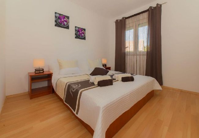 Apartament w Pakoštane - Apartament w Pakoštane z taras, Klimatyzacja, WIFI, Pralka (3548-4) Apartament w Pakoštane - Apartament w Pakoštane z taras, Klimatyzacja, WIFI, Pralka (3548-4)