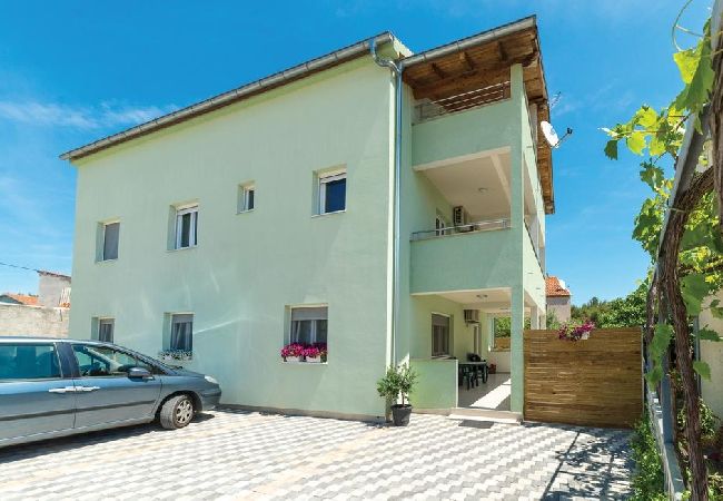 Apartament w Pakoštane - Apartament w Pakoštane z taras, Klimatyzacja, WIFI, Pralka (3548-4) Apartament w Pakoštane - Apartament w Pakoštane z taras, Klimatyzacja, WIFI, Pralka (3548-4)