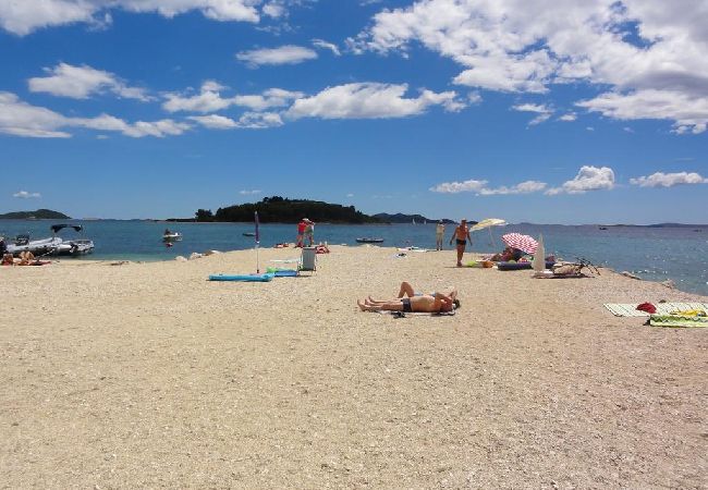 Apartament w Pakoštane - Apartament w Pakoštane z taras, Klimatyzacja, WIFI, Pralka (3548-4) Apartament w Pakoštane - Apartament w Pakoštane z taras, Klimatyzacja, WIFI, Pralka (3548-4)