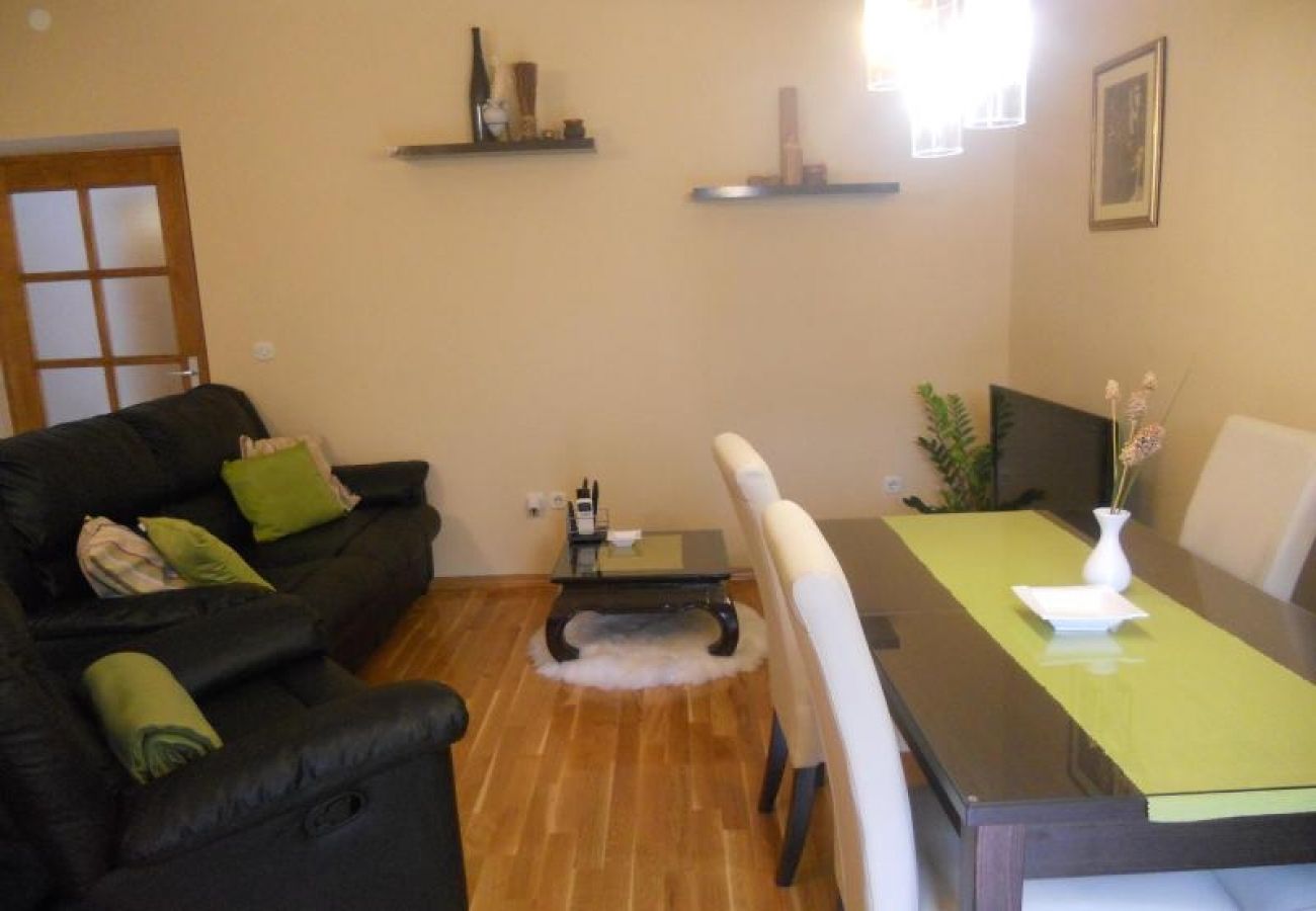 Apartament w Korcula - Apartament w Korčula z Widok na morze, taras, Klimatyzacja, WIFI (3555-1)