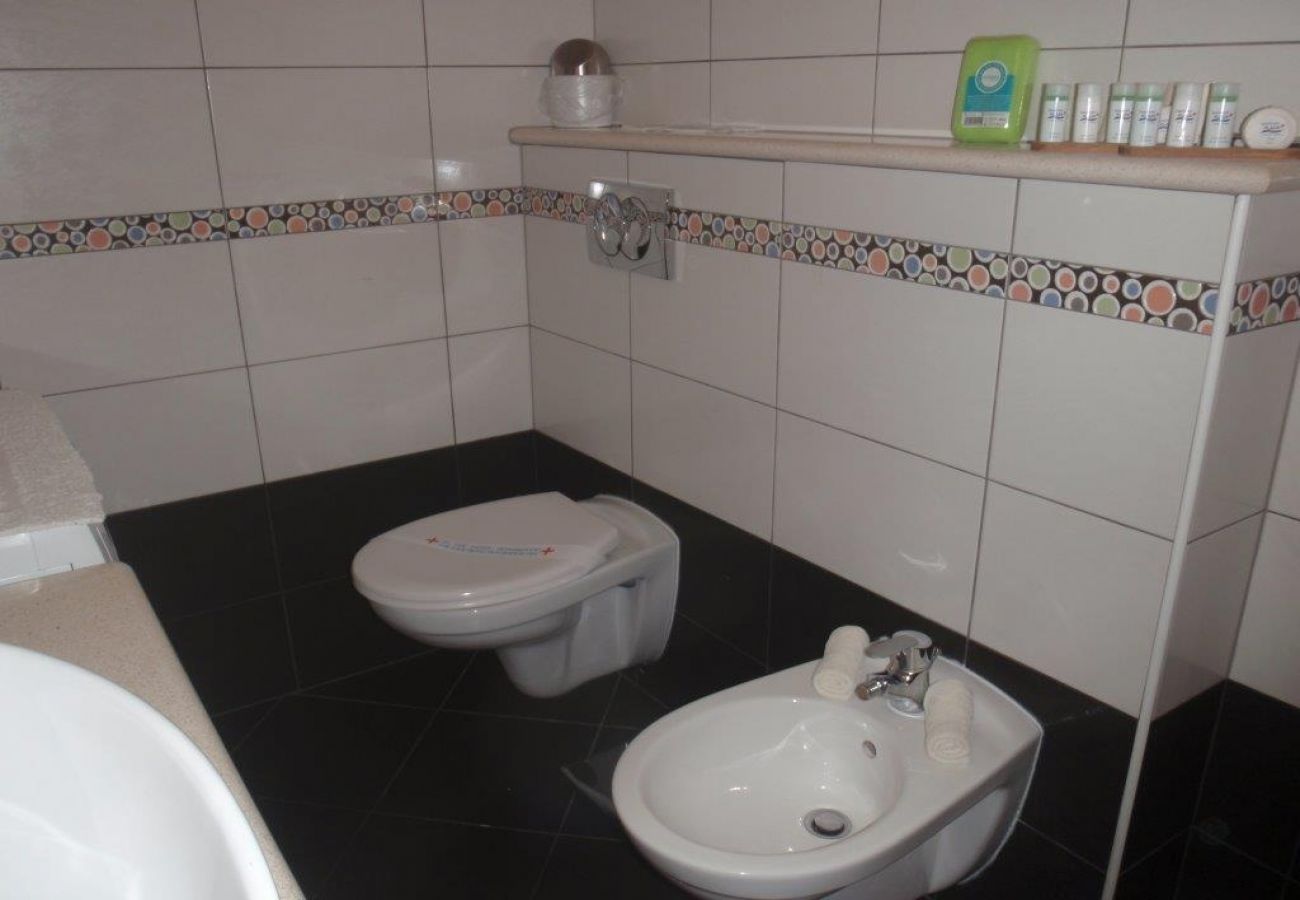 Apartament w Korcula - Apartament w Korčula z Widok na morze, taras, Klimatyzacja, WIFI (3555-1)