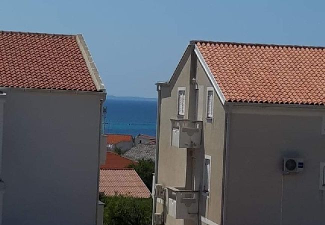 Apartament w Novalja - Apartament w Novalja z Widok na morze, taras, Klimatyzacja, WIFI (3572-1) Apartament w Novalja - Apartament w Novalja z Widok na morze, taras, Klimatyzacja, WIFI (3572-1)