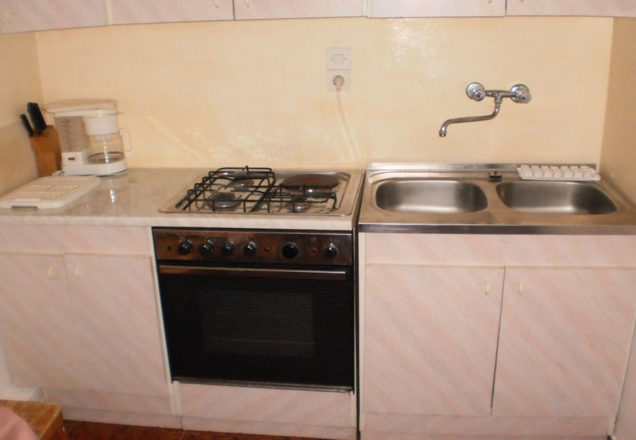 Apartament w Zavala - Apartament w Zavala z Widok na morze, taras, Klimatyzacja, WIFI (3576-1)