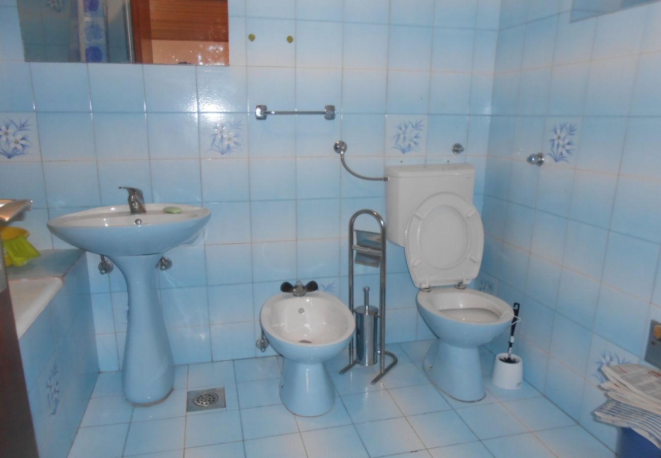 Apartament w Vodice - Apartament w Vodice z Widok na morze, taras, Klimatyzacja, WIFI (3420-3)