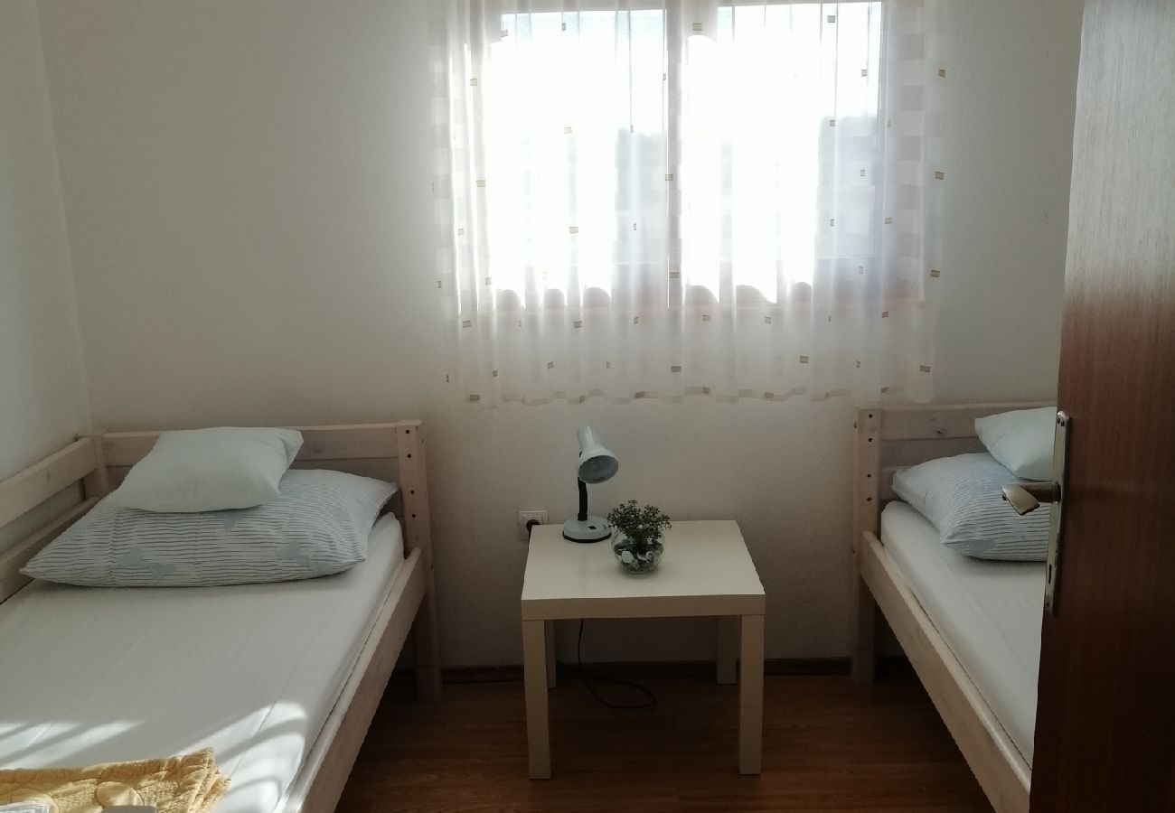 Apartament w Privlaka - Apartament w Privlaka z Widok na morze, taras, Klimatyzacja, WIFI (3591-1)