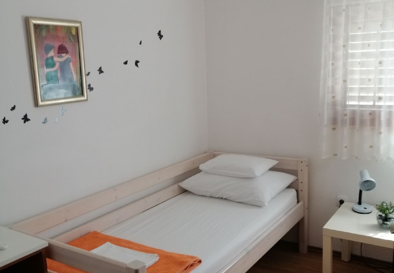 Apartament w Privlaka - Apartament w Privlaka z Widok na morze, taras, Klimatyzacja, WIFI (3591-1)