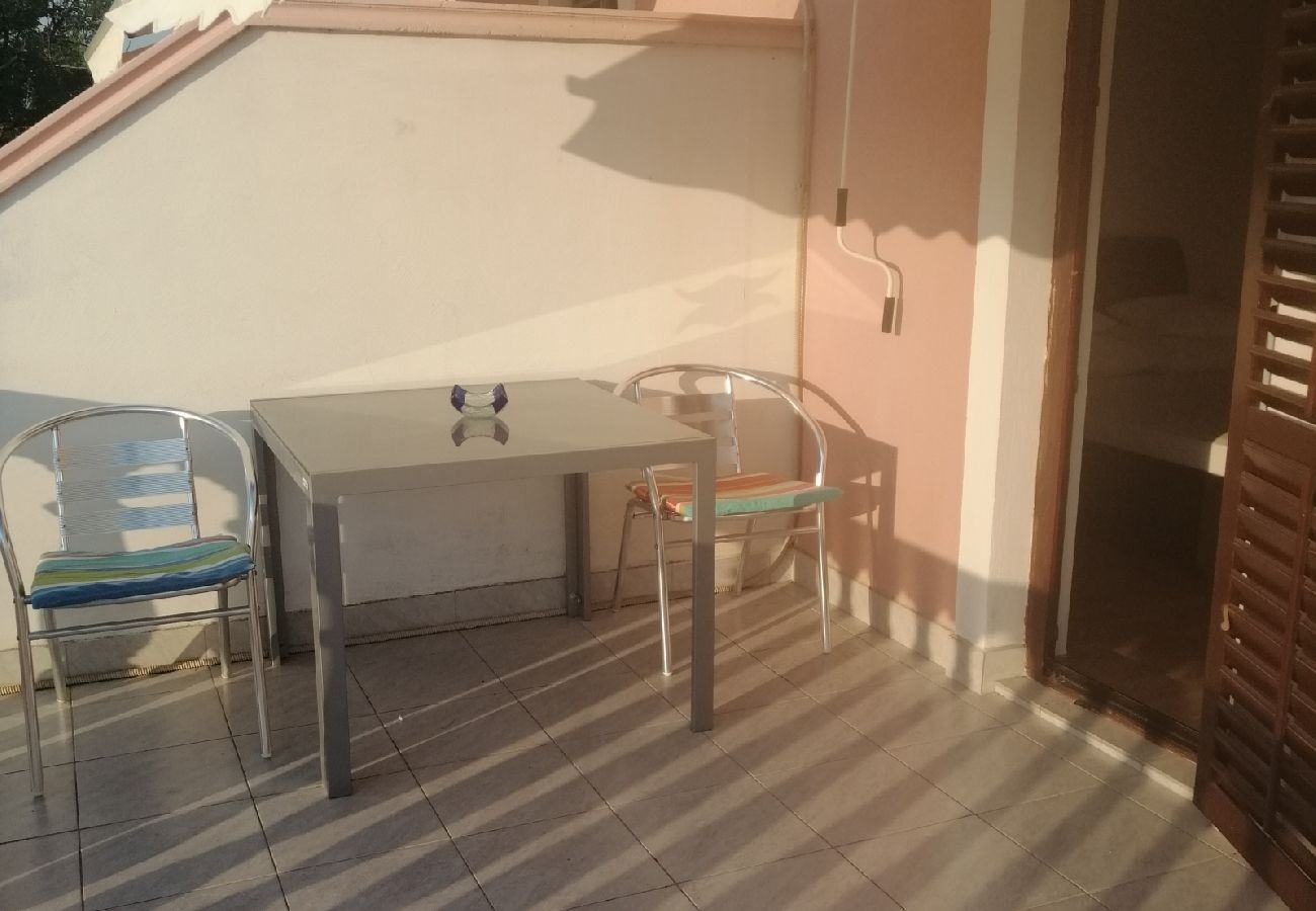 Apartament w Privlaka - Apartament w Privlaka z Widok na morze, taras, Klimatyzacja, WIFI (3591-2)