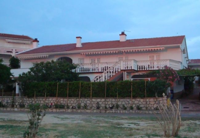 Apartament w Kustici - Apartament w Kustici z Widok na morze, taras, Klimatyzacja, WIFI (3597-2) Apartament w Kustici - Apartament w Kustici z Widok na morze, taras, Klimatyzacja, WIFI (3597-2)