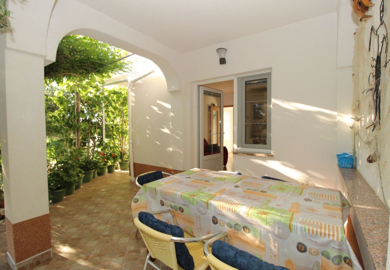 Apartament w Kustici - Apartament w Kustici z Widok na morze, taras, Klimatyzacja, WIFI (3597-5)