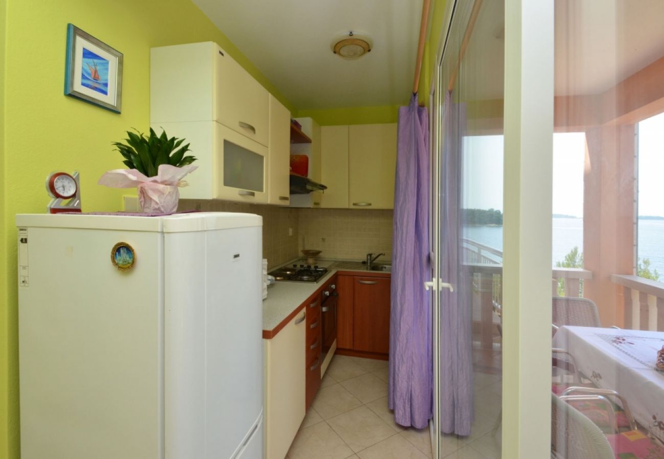 Apartament w Karbuni - Apartament w Karbuni z Widok na morze, taras, Klimatyzacja, WIFI (3609-1)