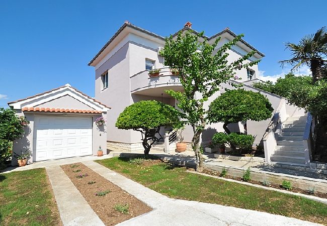 Apartament w Poljana - Apartament w Poljana z Widok na morze, taras, Klimatyzacja, WIFI (3617-1) Apartament w Poljana - Apartament w Poljana z Widok na morze, taras, Klimatyzacja, WIFI (3617-1)