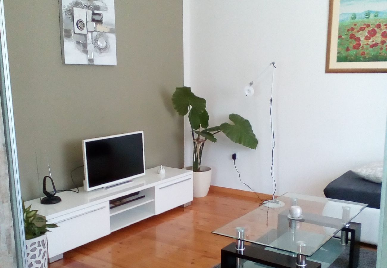 Apartament w Poljana - Apartament w Poljana z Widok na morze, taras, Klimatyzacja, WIFI (3617-1)