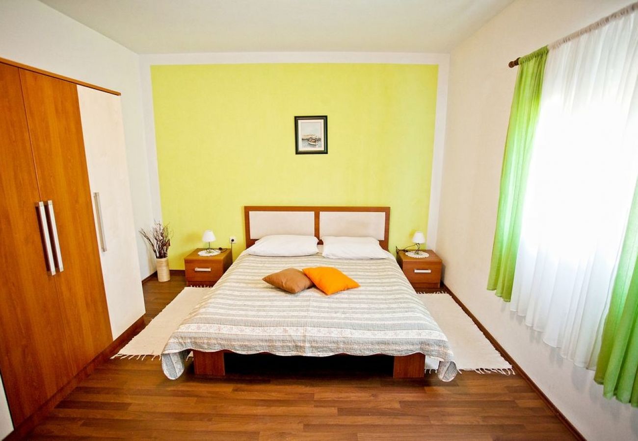 Apartament w Poljana - Apartament w Poljana z Widok na morze, taras, Klimatyzacja, WIFI (3617-4)