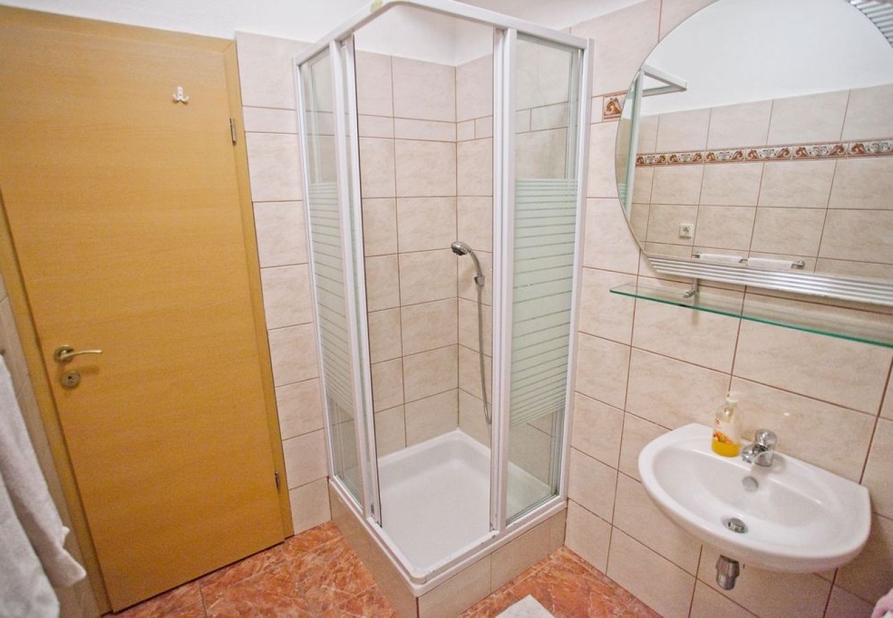 Apartament w Poljana - Apartament w Poljana z Widok na morze, taras, Klimatyzacja, WIFI (3617-4)