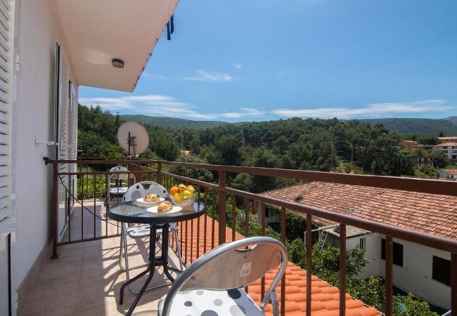 Apartament w Jelsa - Apartament w Jelsa z balkon, Klimatyzacja, WIFI (3621-1) Apartament w Jelsa - Apartament w Jelsa z balkon, Klimatyzacja, WIFI (3621-1)