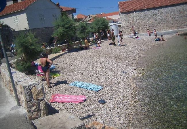 Apartament w Jelsa - Apartament w Jelsa z balkon, Klimatyzacja, WIFI (3621-1) Apartament w Jelsa - Apartament w Jelsa z balkon, Klimatyzacja, WIFI (3621-1)