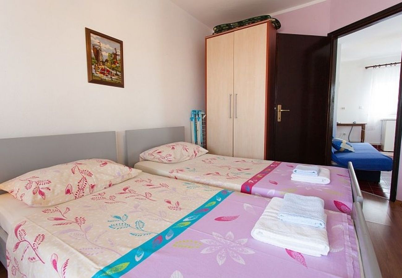 Apartament w Omišalj - Apartament w Omišalj z Widok na morze, balkon, Klimatyzacja, WIFI (3623-1)