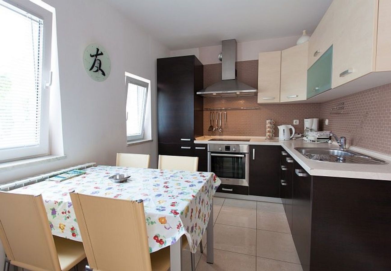 Apartament w Omišalj - Apartament w Omišalj z Widok na morze, taras, Klimatyzacja, WIFI (3623-2)