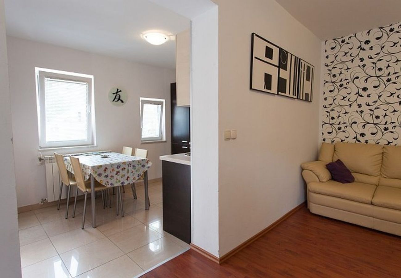 Apartament w Omišalj - Apartament w Omišalj z Widok na morze, taras, Klimatyzacja, WIFI (3623-2)