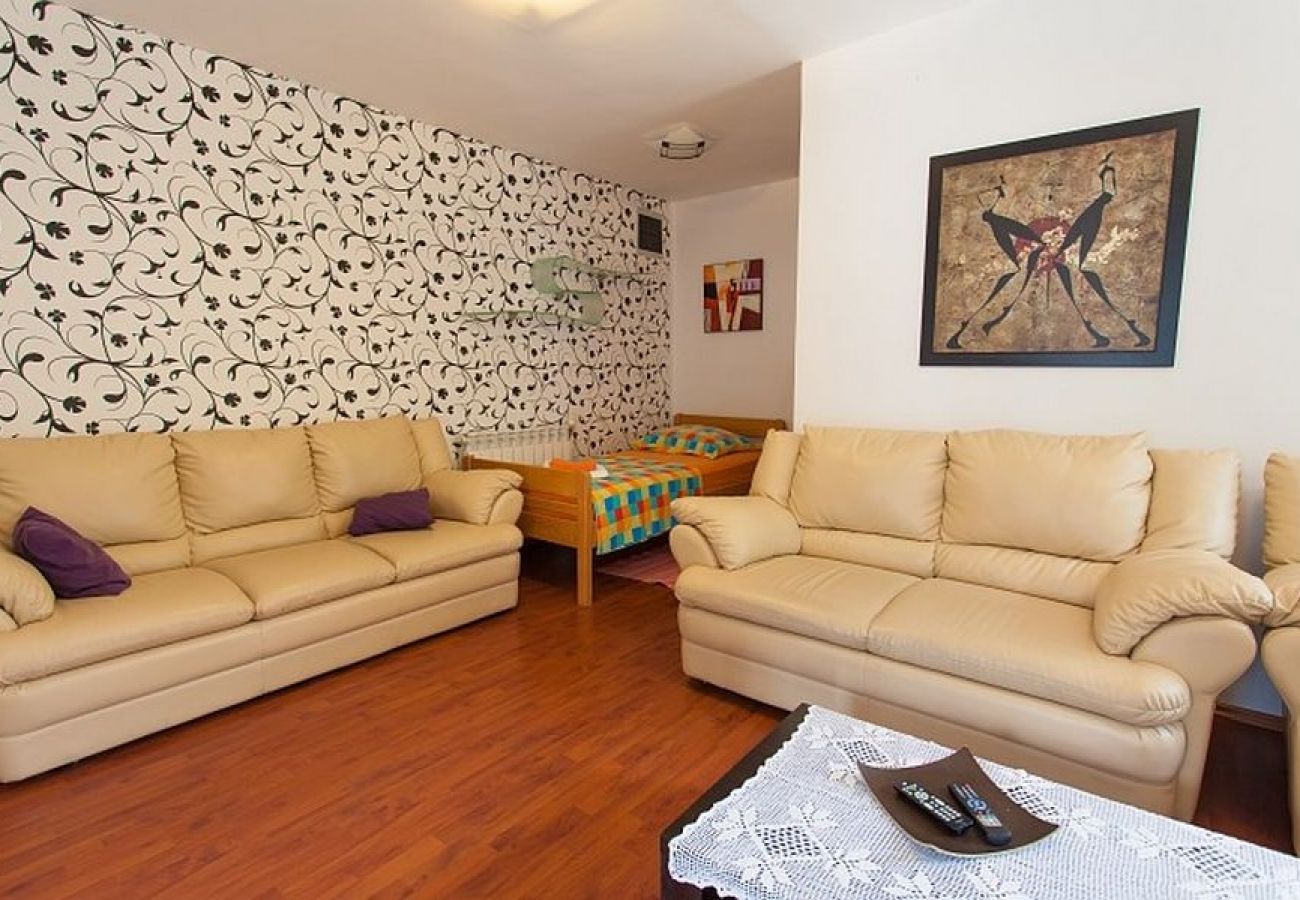 Apartament w Omišalj - Apartament w Omišalj z Widok na morze, taras, Klimatyzacja, WIFI (3623-2)