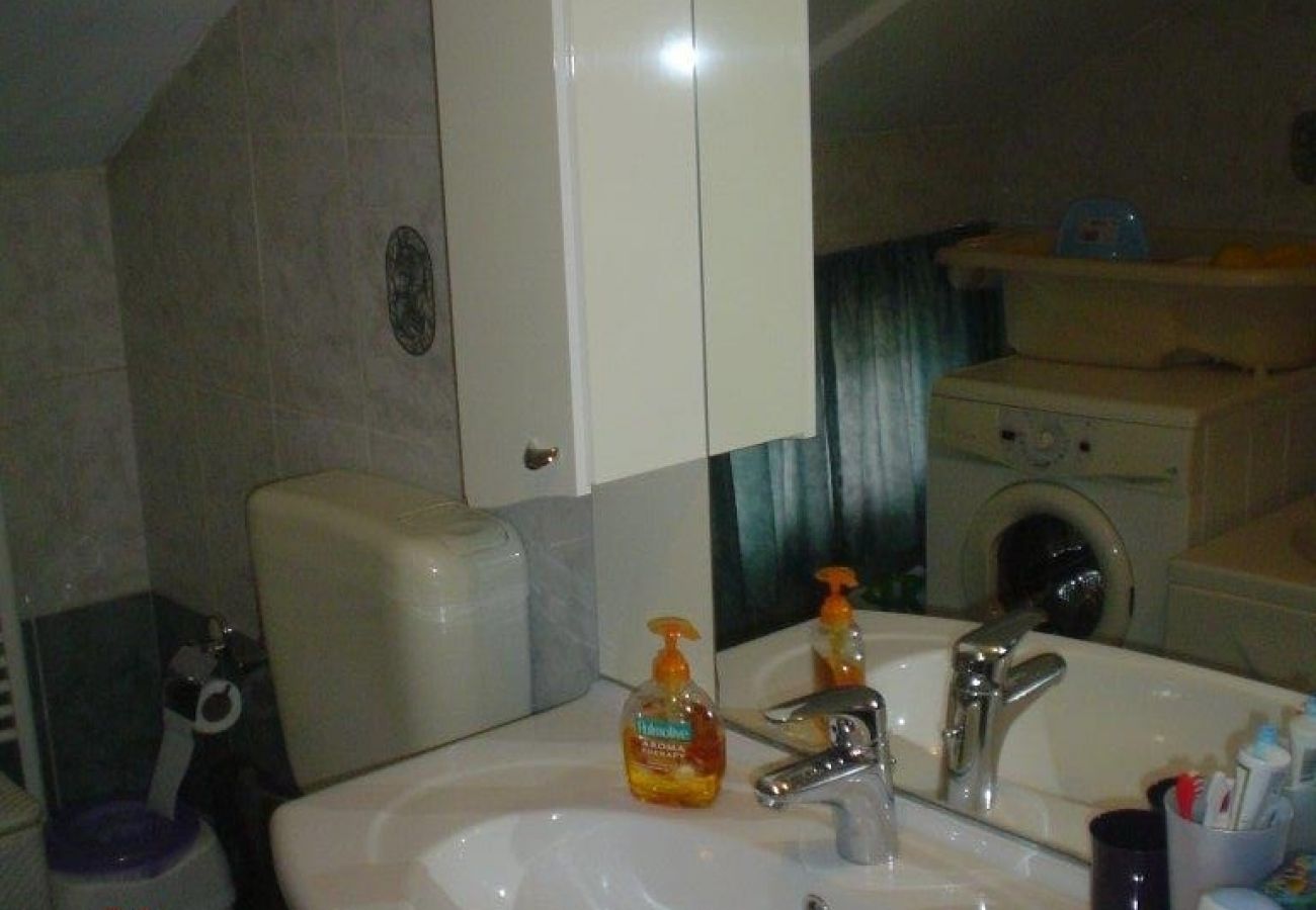 Apartament w Omišalj - Apartament w Omišalj z Widok na morze, taras, Klimatyzacja, WIFI (3623-4)