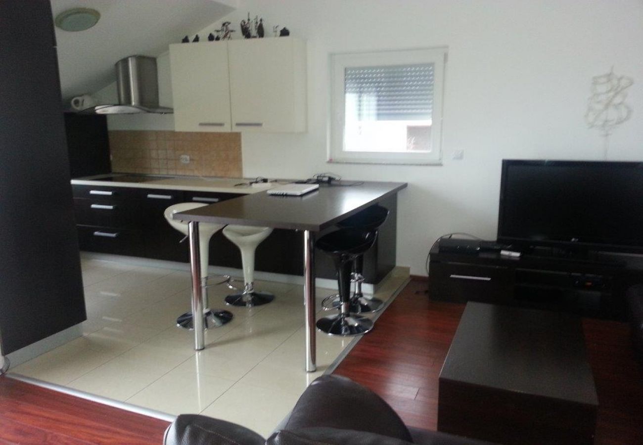 Apartament w Omišalj - Apartament w Omišalj z Widok na morze, taras, Klimatyzacja, WIFI (3623-4)