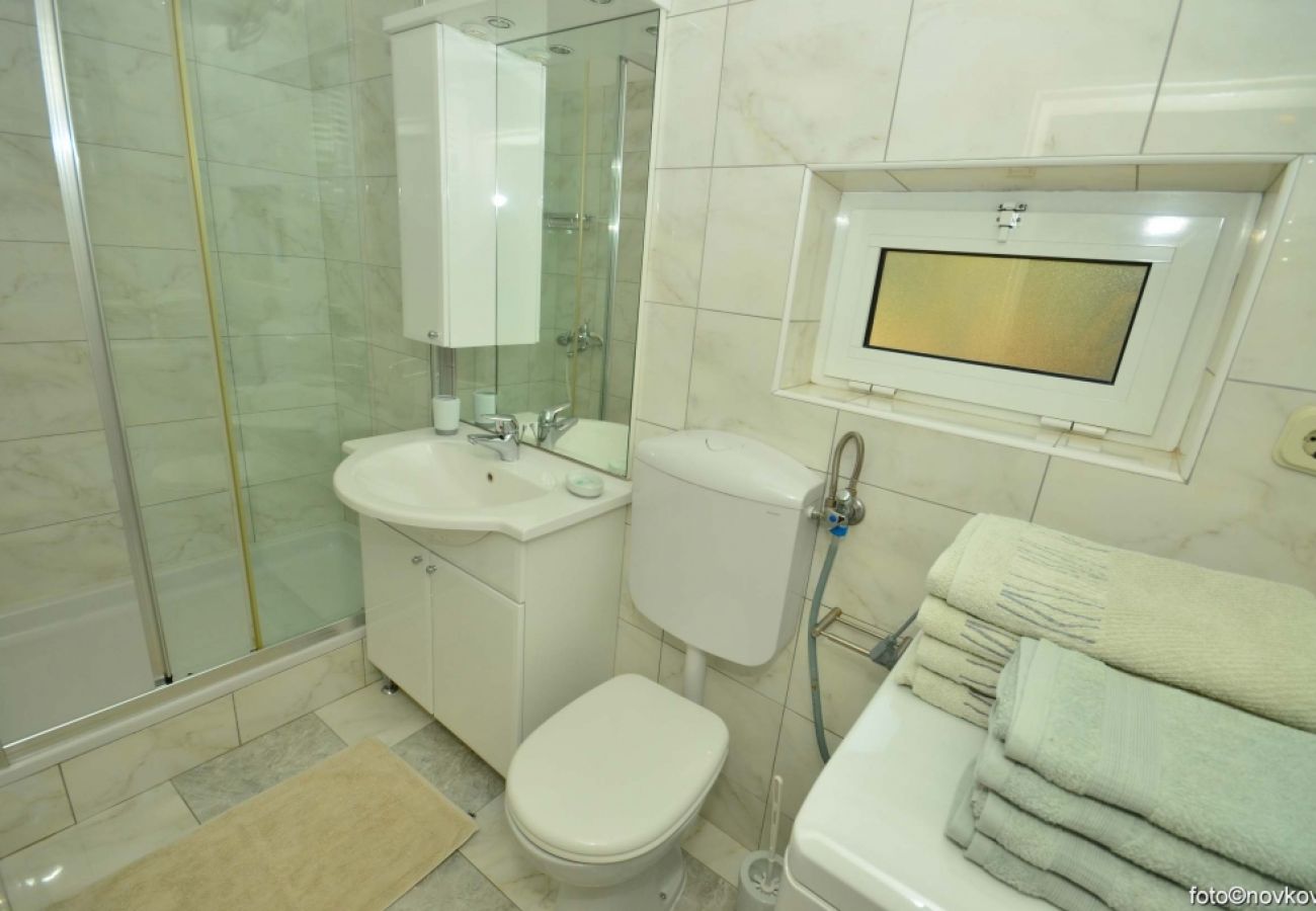 Apartament w Bol - Apartament w Bol z taras, Klimatyzacja, WIFI, Pralka (3634-4)