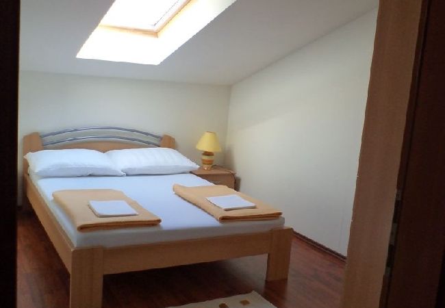 Apartament w Rab - Apartament w Barbat z Widok na morze, balkon, Klimatyzacja, WIFI (3664-5) Apartament w Rab - Apartament w Barbat z Widok na morze, balkon, Klimatyzacja, WIFI (3664-5)