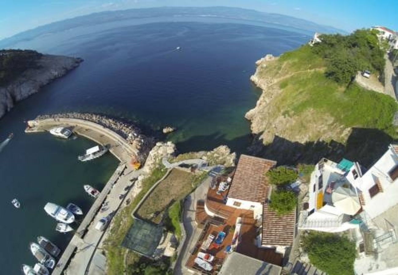 Dom w Vrbnik - Domek wypoczynkowy w Vrbnik z Widok na morze, taras, Klimatyzacja, WIFI (3672-1)