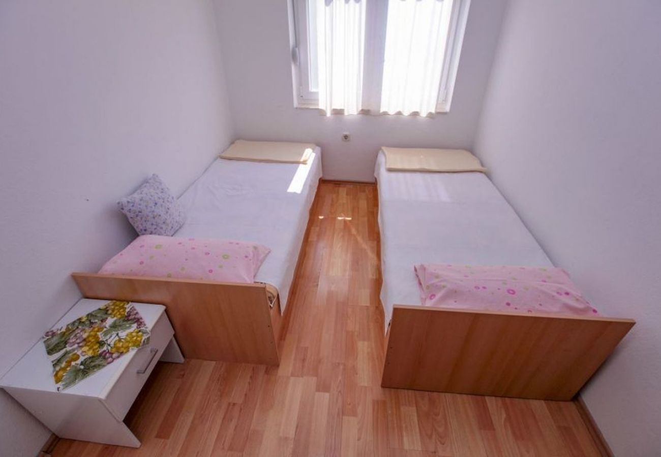 Apartament w Podaca - Apartament w Podaca z Widok na morze, taras, WIFI (3676-1)